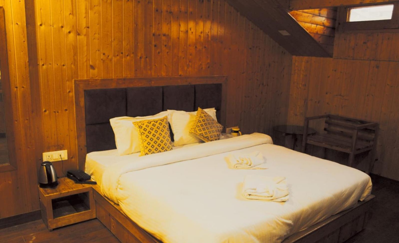 Hotel White Cloud Banikhet Eksteriør billede